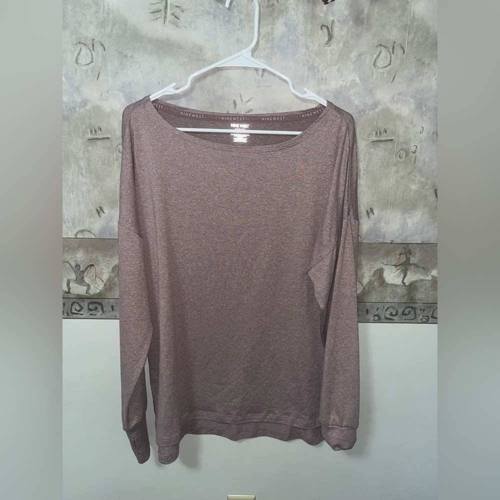 Women’s Nine West off the shoulder shirt. Never worn. Light weight.